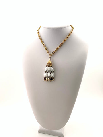 1960s White and Gold Trifari Tassel Pendant Choker Necklace