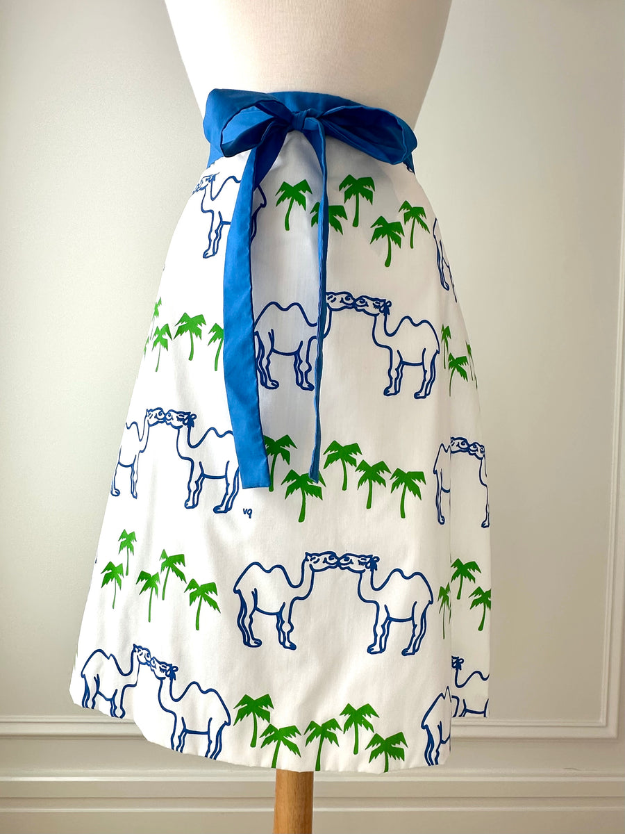 1970s Vested Gentress Kissing Camel Skirt Skort