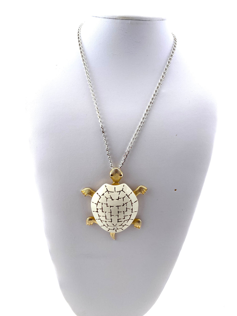 1960s white Enamel Turtle Pendant Necklace