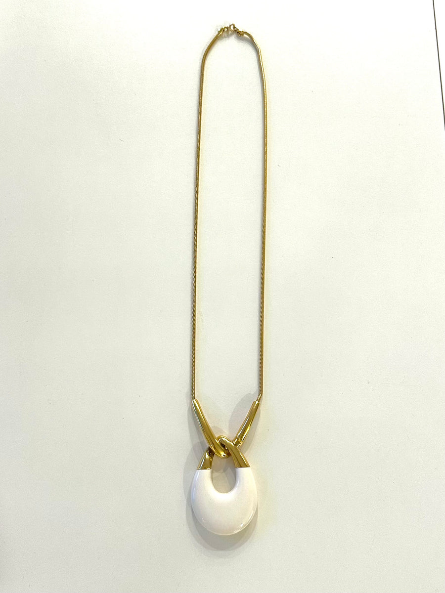 1970s MOD Trifari White Necklace