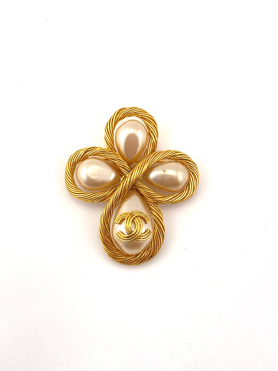 Chanel Vintage 1994 Pearl and Twisted Goldtone Metal Brooch