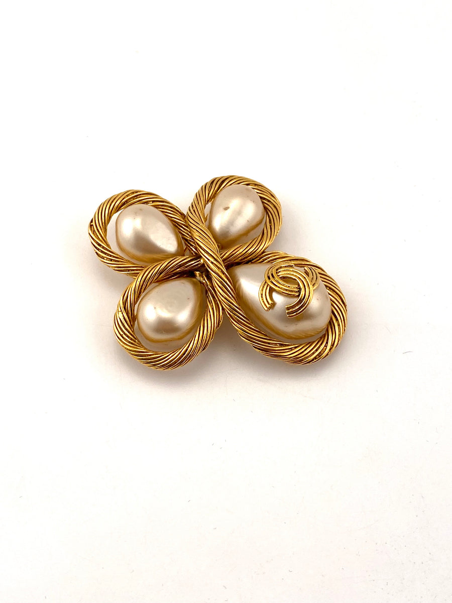 Chanel Vintage 1994 Pearl and Twisted Goldtone Metal Brooch