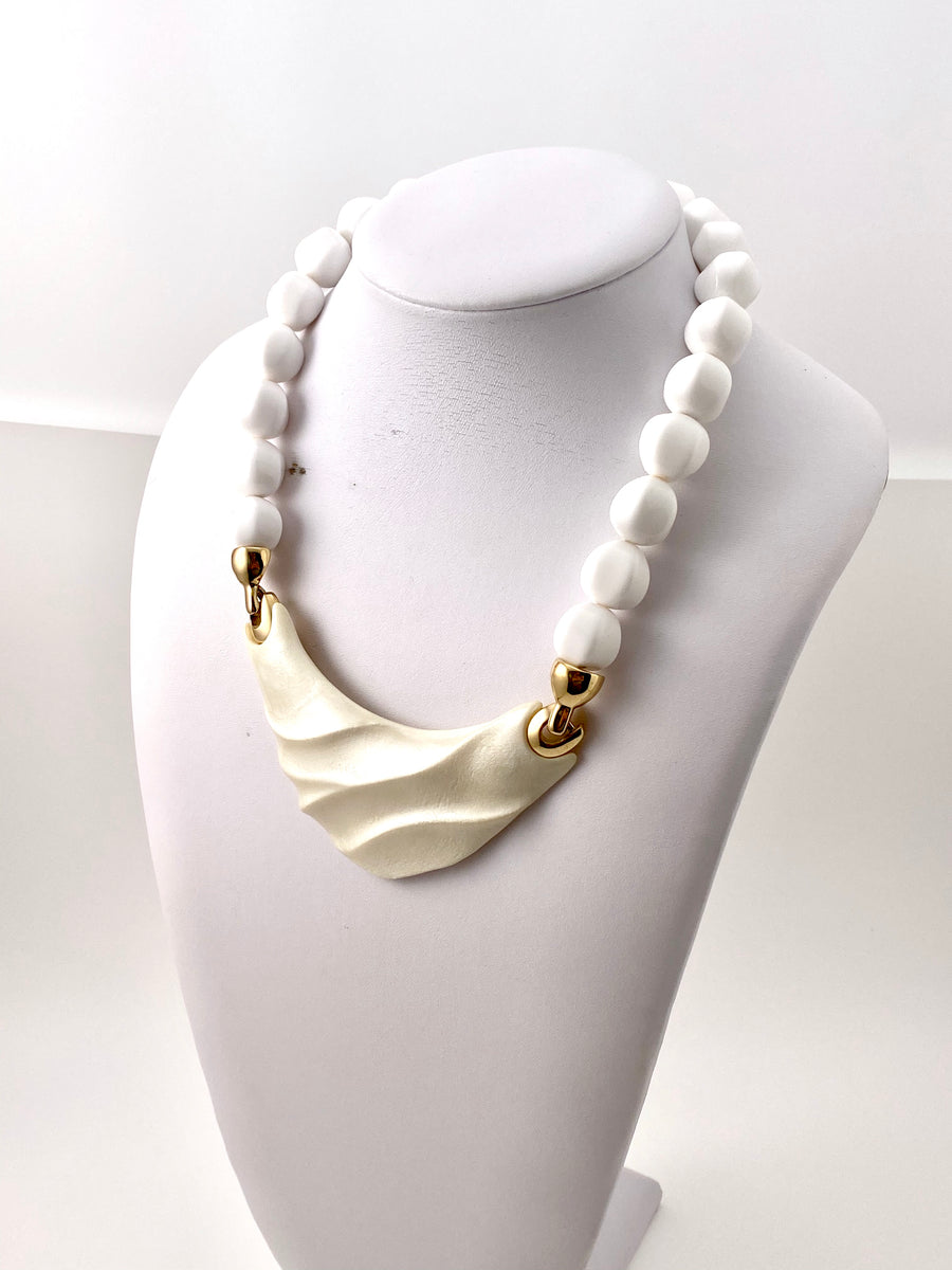 1980s Sculptural White Trifari Lucite Necklace by Kunio Matsumoto
