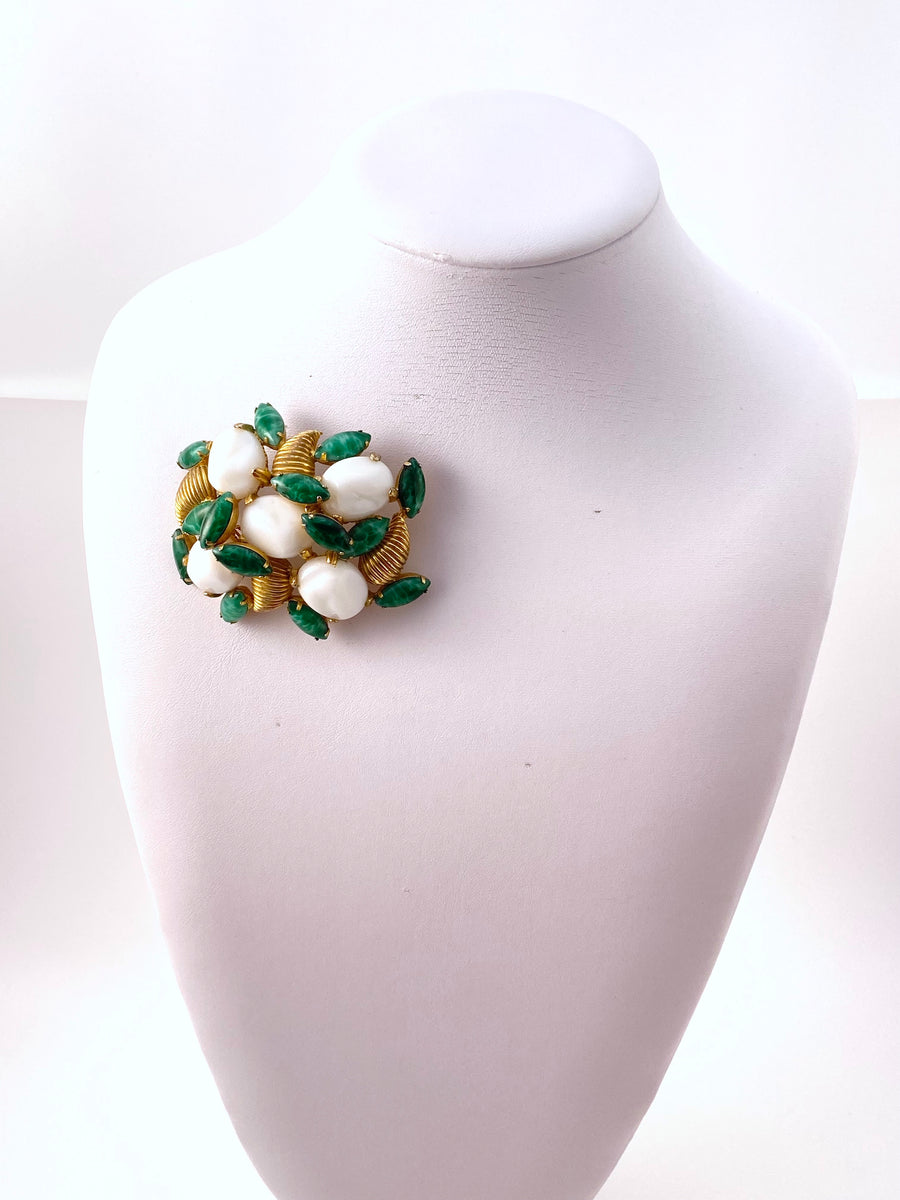 Large 1960s Mimi di N Green and White Cabochon Brooch